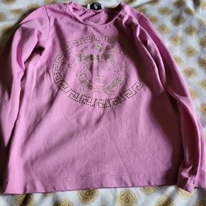 A little girl tshirt.